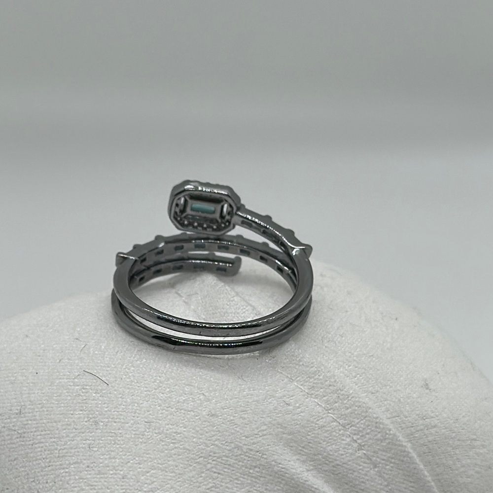 Elegant Blue and Hematite Spiral Ring no bag no tag never worn. Size 10 - Picture 3 of 4
